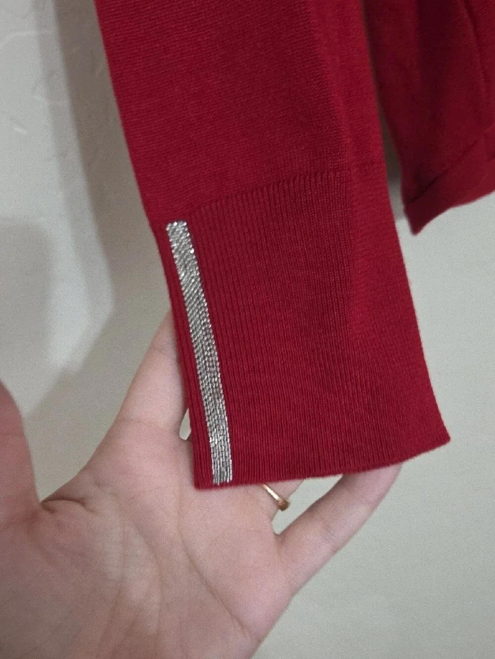 Chico's Red V‑Neck Long Sleeve Top